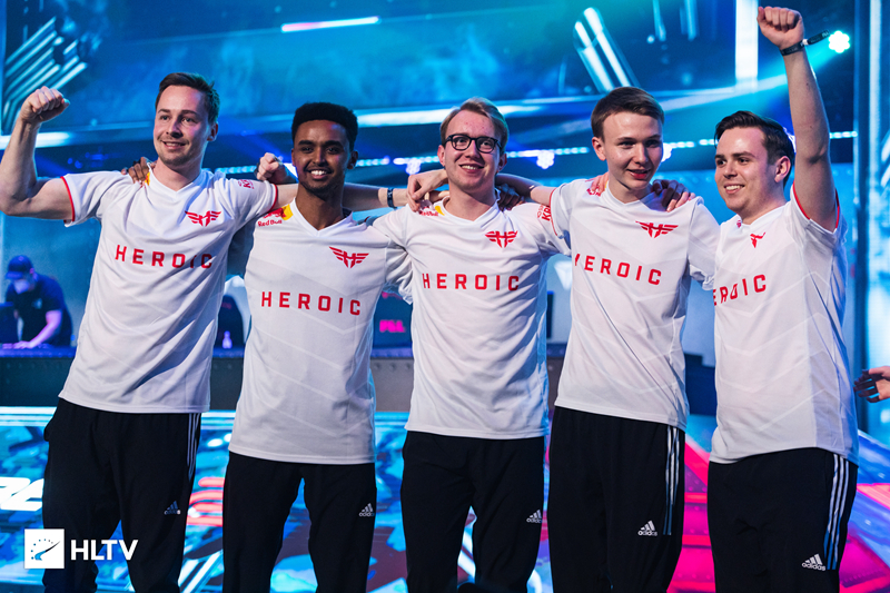 与此同时 与此同时