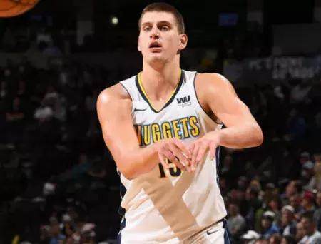 先发球员场 先发球员场